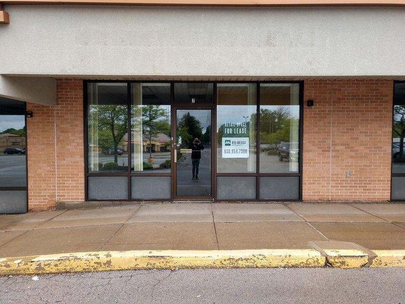 STERLING BAZAAR: 3311 N Sterling Ave, Peoria, IL 61604